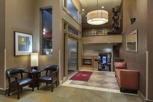 Executive Hotel Pacific, Lobby