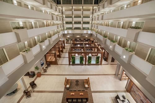 Embassy Suites by Hilton Brunswick, Lobby