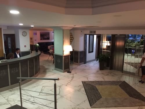 Hotel Excelsior, Interior entrance