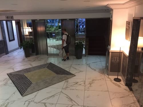 Hotel Excelsior, Interior entrance