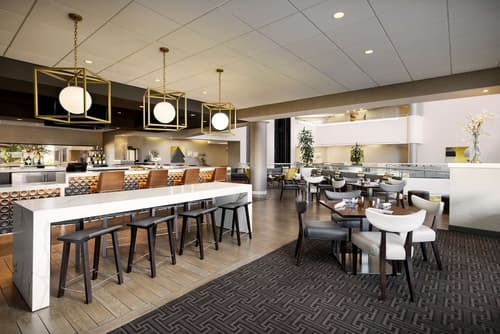 Hilton Tucson East, Restaurant