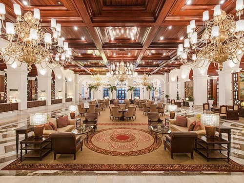 The Manila Hotel, Lobby lounge