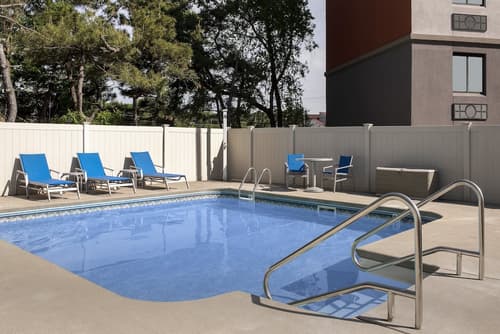 Holiday Inn Express Boston - Saugus by IHG, Pool