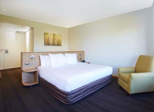 Crowne Plaza Canberra by IHG, Room