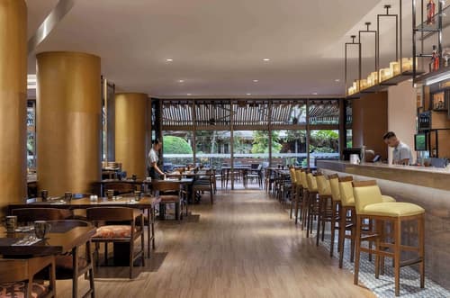 Dusit Thani Manila, Breakfast area