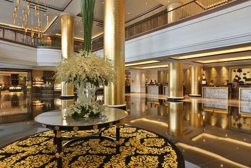 Dusit Thani Manila, Lobby