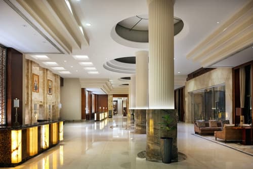 Sheraton Oman Hotel, Lobby lounge
