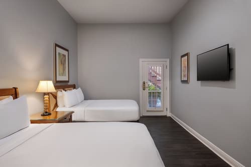 New Orleans Courtyard Hotel and Suites by the French Quarter, Room