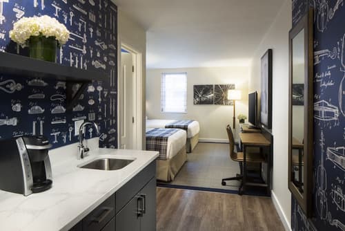 Hotel Indigo Boston Garden by IHG, Room