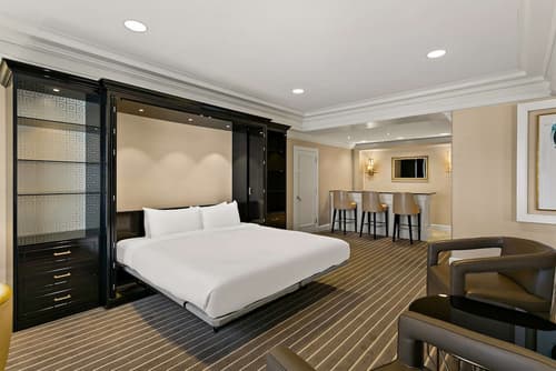 The Royal Sonesta Harbor Court Baltimore, Room