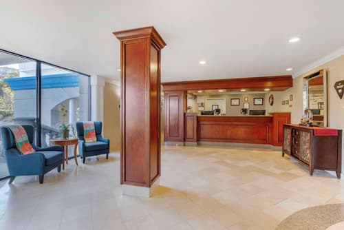 Best Western Plus Marina Shores Hotel, Lobby