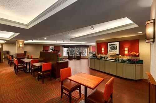 Hampton Inn Colchester, Breakfast area