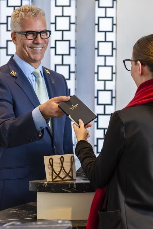 Warwick Allerton - Chicago, Reception