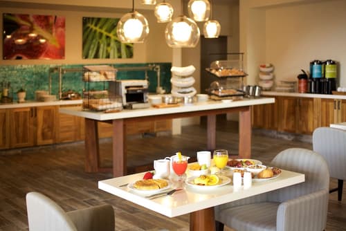 Hilton Garden Inn Kauai Wailua Bay, HI, Restaurant