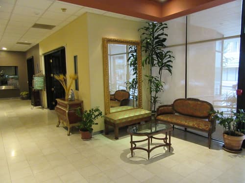 Ramada by Wyndham Los Angeles/Koreatown West, Interior entrance