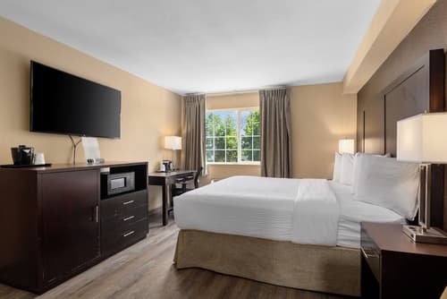 Ramada by Wyndham Portland, Room