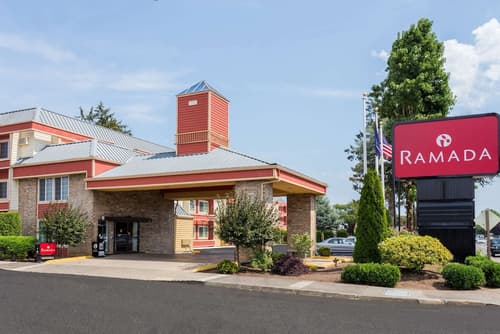Ramada by Wyndham Portland, Exterior