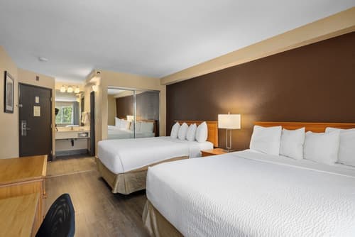 Ramada by Wyndham Portland, Room