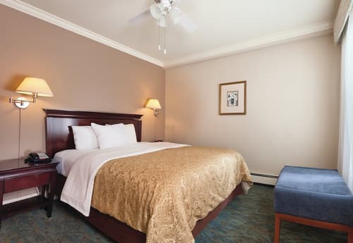 Inn At The Opera, Room