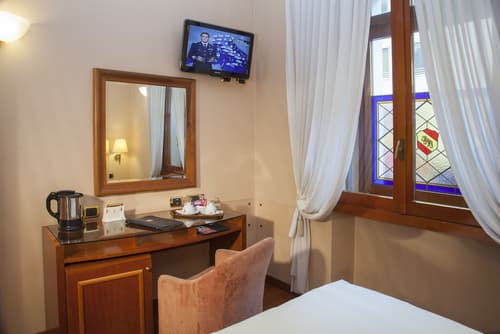 Hotel Berna, Room