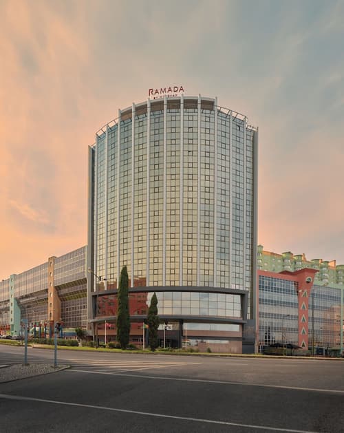 Ramada by Wyndham Lisbon, Front of property - evening/night