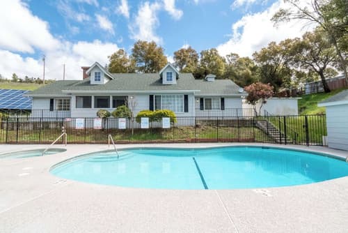 Quality Inn Yosemite Valley Gateway, Pool