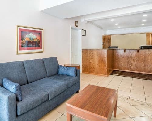 Quality Inn Yosemite Valley Gateway, Lobby