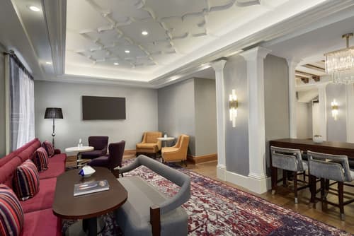 Hilton Checkers Los Angeles, Lobby