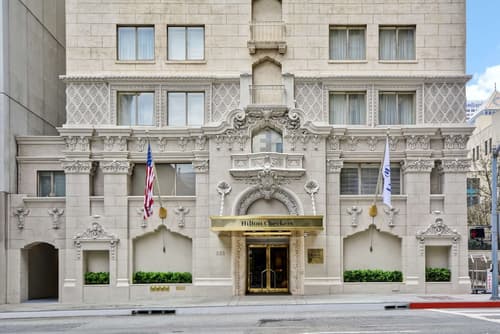 Hilton Checkers Los Angeles, Exterior