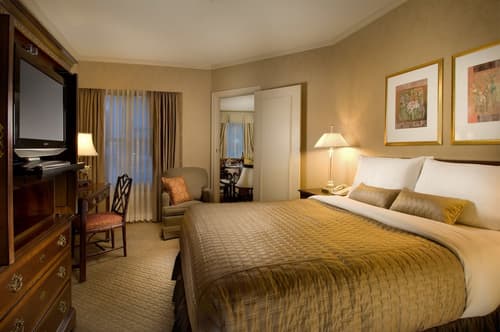 Mayflower Park Hotel, Room