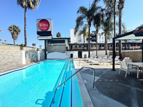 The Dixie Hollywood, Pool
