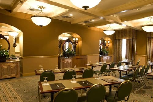 Bienville House, Meeting facility