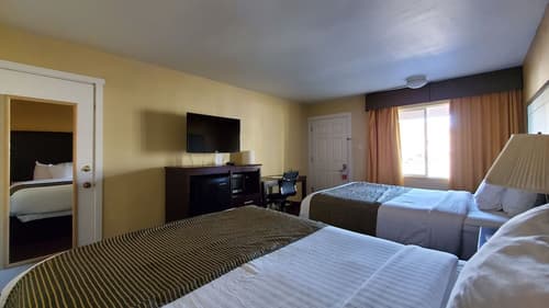Ramada by Wyndham Flagstaff East, Room