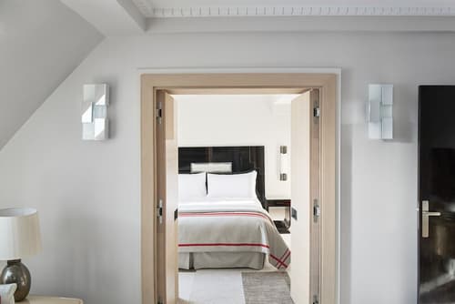 Hôtel Plaza Athénée - Dorchester Collection, Room