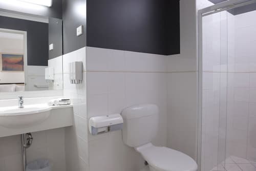 Adelaide Riviera Hotel, Room