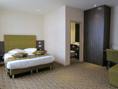 Hotel Chambord, Room