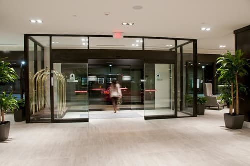 The Barrington Hotel, Interior entrance