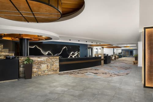 Hilton Whistler Resort & Spa, Lobby