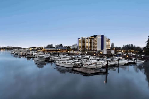 Radisson Blu Vancouver Airport Hotel & Marina, Exterior