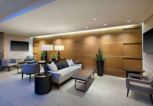 Hilton Indianapolis Hotel & Suites, Lobby