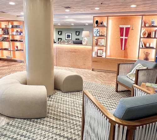 Atlantic Beach Hotel Newport, Lobby