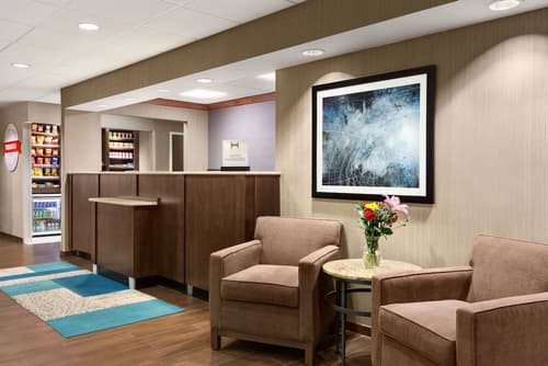 Hampton Inn Philadelphia Mt. Laurel, Lobby sitting area