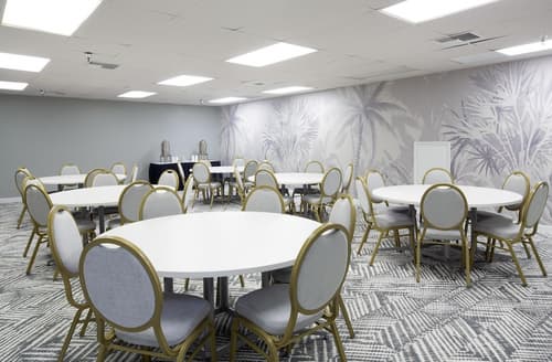 The Twin Fin Hotel, Meeting facility