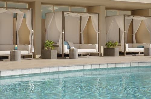 The Twin Fin Hotel, Pool