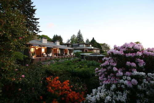 Lake Taupo Lodge, Property grounds