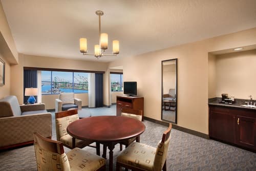 Crowne Plaza Los Angeles Harbor Hotel by IHG, Room