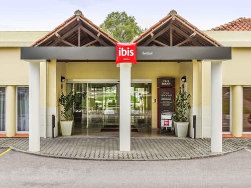ibis Setubal, Exterior