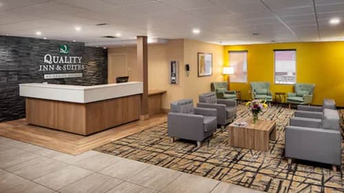 Quality Inn & Suites Downtown, Lobby