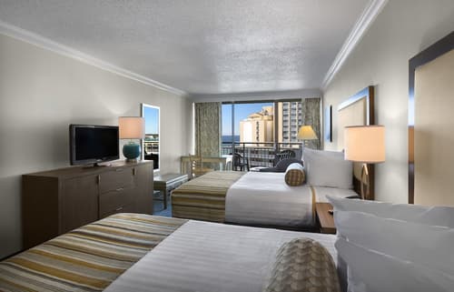 Coral Beach Resort and Suites, Room