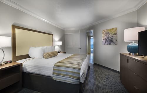 Coral Beach Resort and Suites, Room